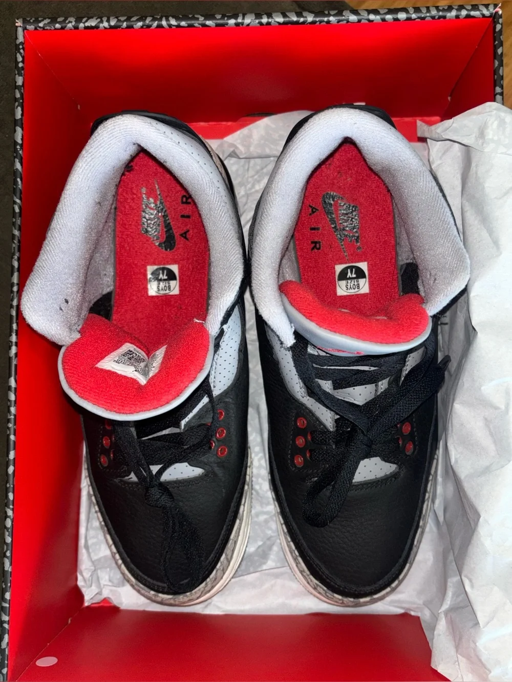 Nike Air Jordan 3 Retro GS Black Cement Fire Red 7Y Youth DM0967-010 With Box.